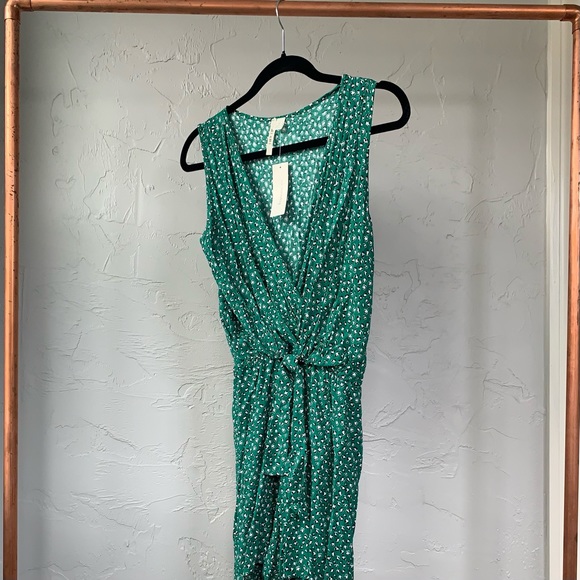 Francesca’s Edith Front Knot Romper - Picture 3 of 6